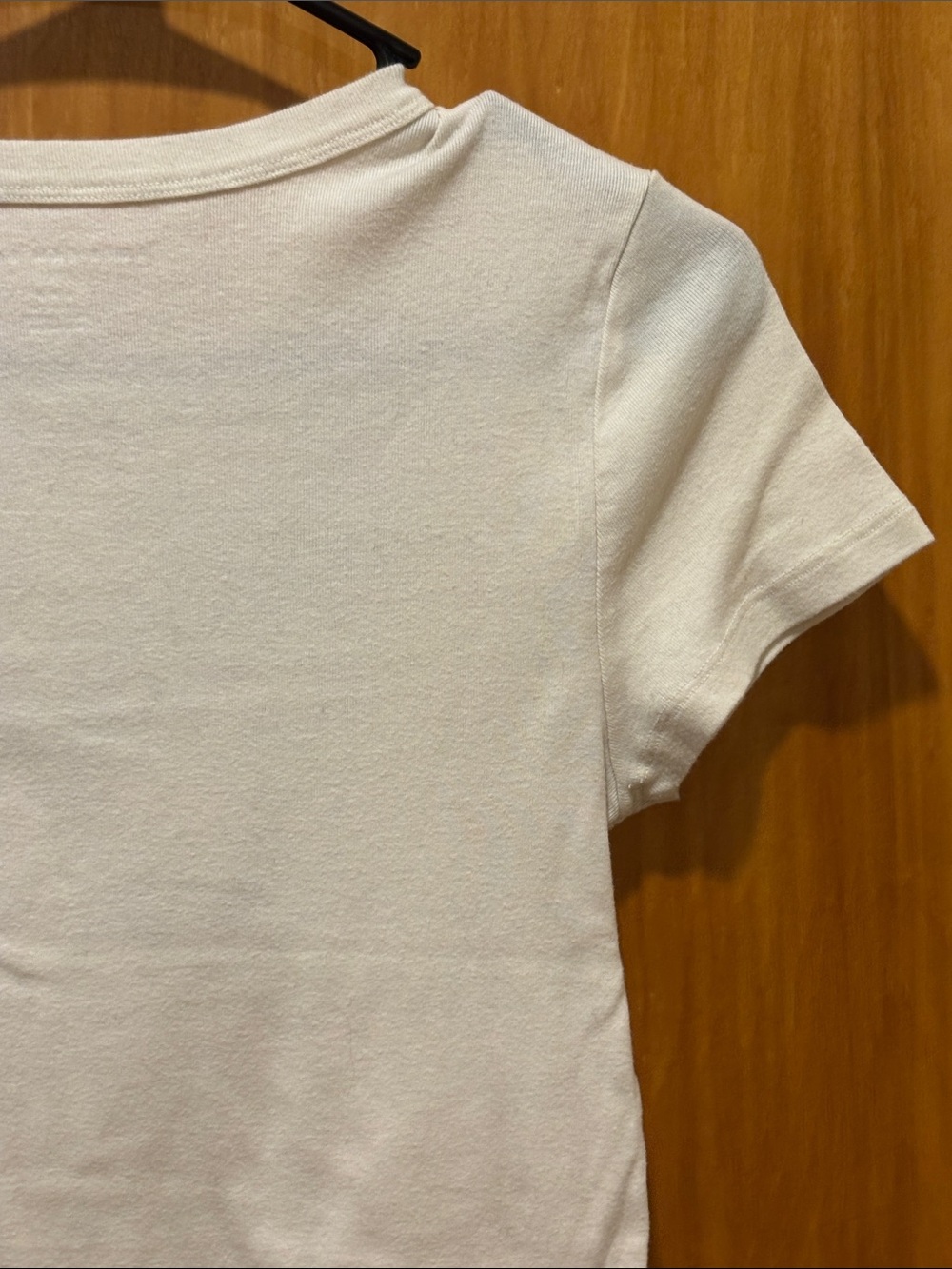 ⭐ 3 for $15 American Eagle Outfitters White Short Sleeve Tee with Orange Butterf - Picture 9 of 12